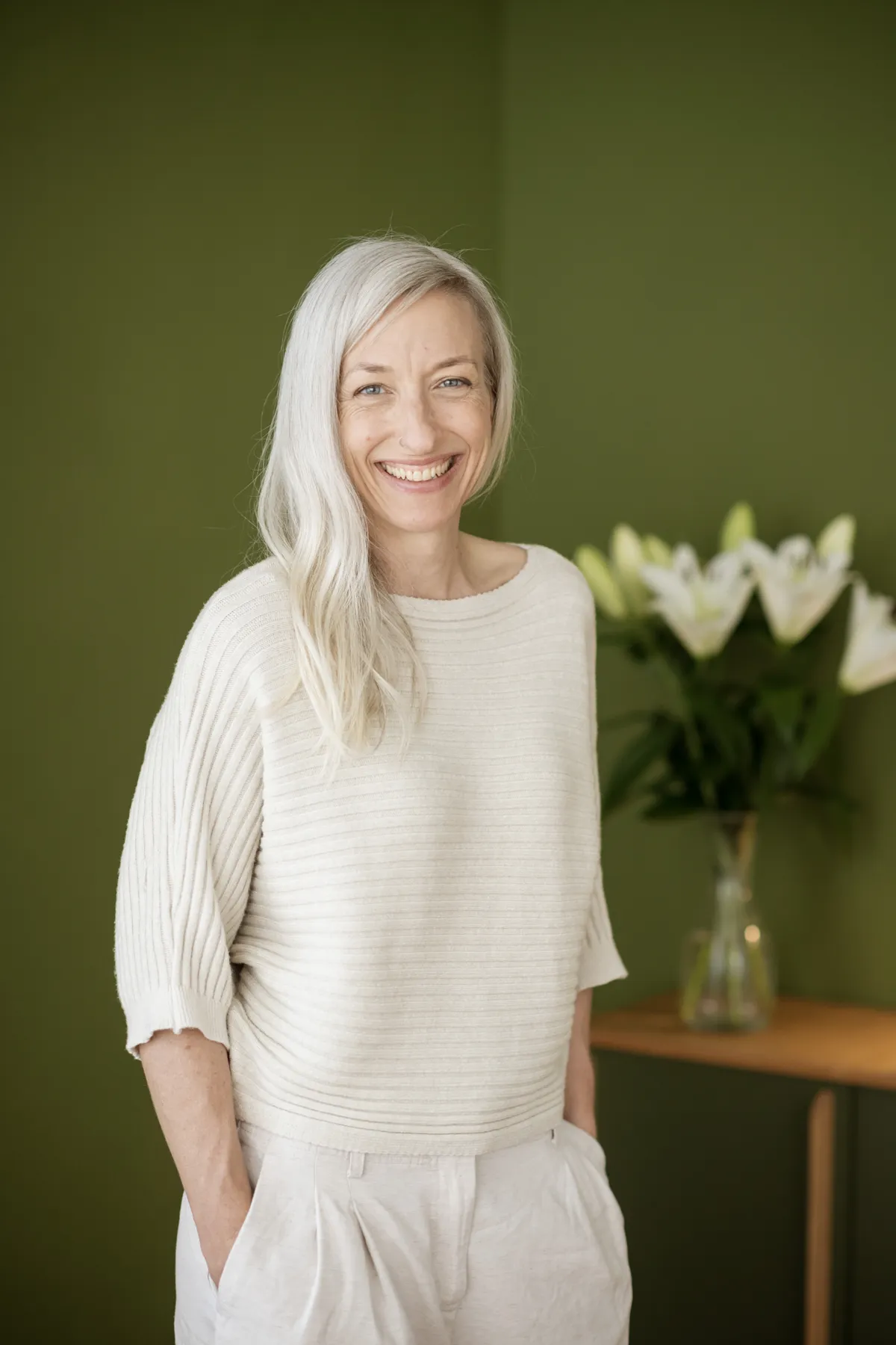 Rebecca Walter bei einer klassischen Massage in ihrer Praxis in Zürich