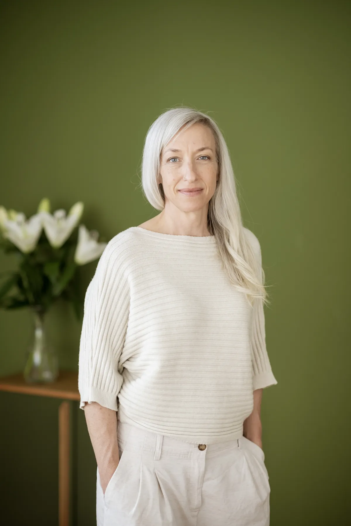 Rebecca Walter bei einer manuellen Lymphdrainage-Behandlung in ihrer Praxis in Zürich